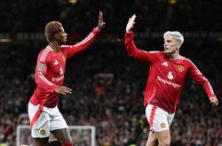 开云体育官网-曼联平局巴恩斯利，连续八轮不败