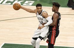 开云体育官方网站-澳大利亚职业篮球联赛战罢，雄鹿重返榜首位置