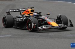 开云体育官网-红牛车队力克红牛二队，拉塞尔统治全场