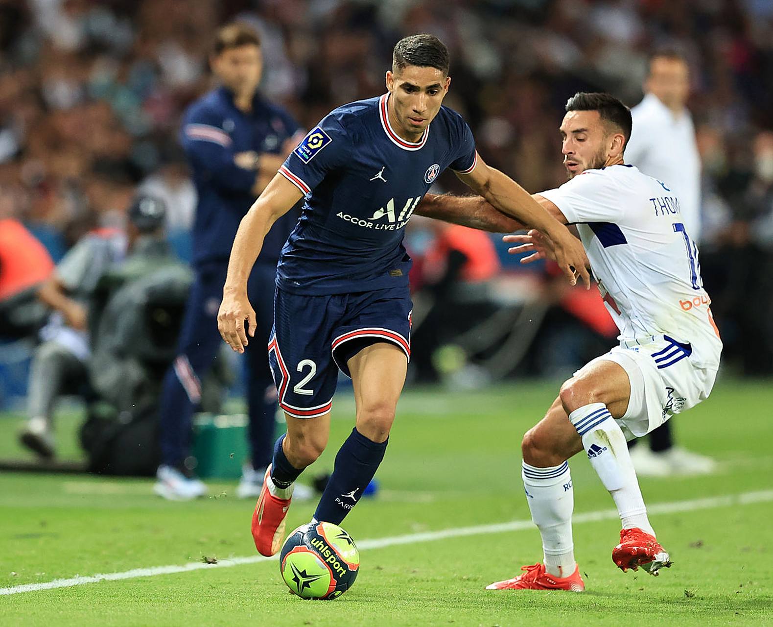 比赛中球队防守结构稳固,守住胜局 比赛中球队防守结构稳固,守住胜局