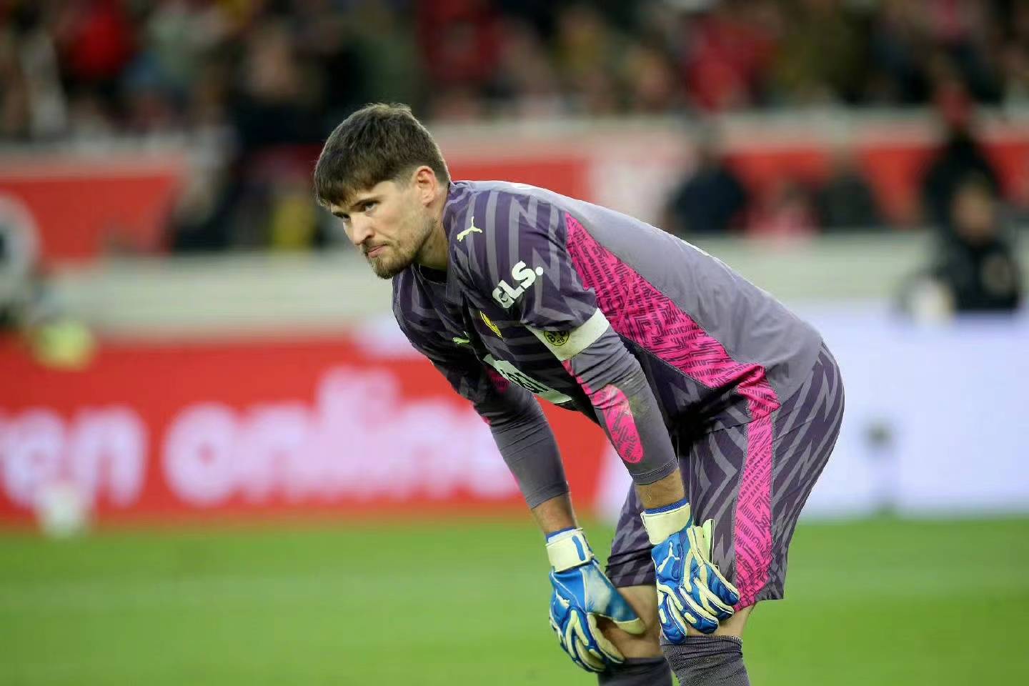 斯图加特面临保级危机，胜仗刻不容缓