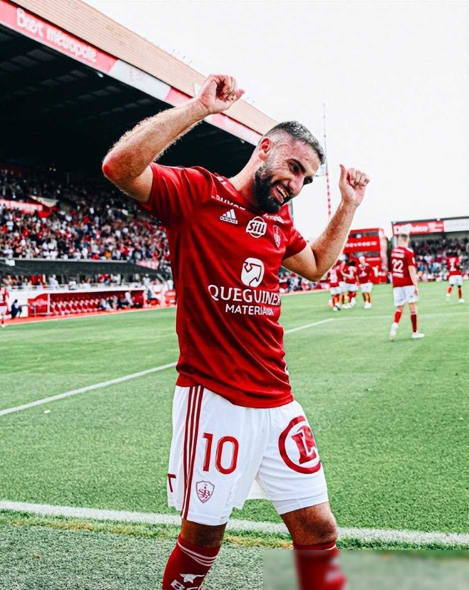 重要赛事取得胜利,球员风头无两 重要赛事取得胜利,球员风头无两