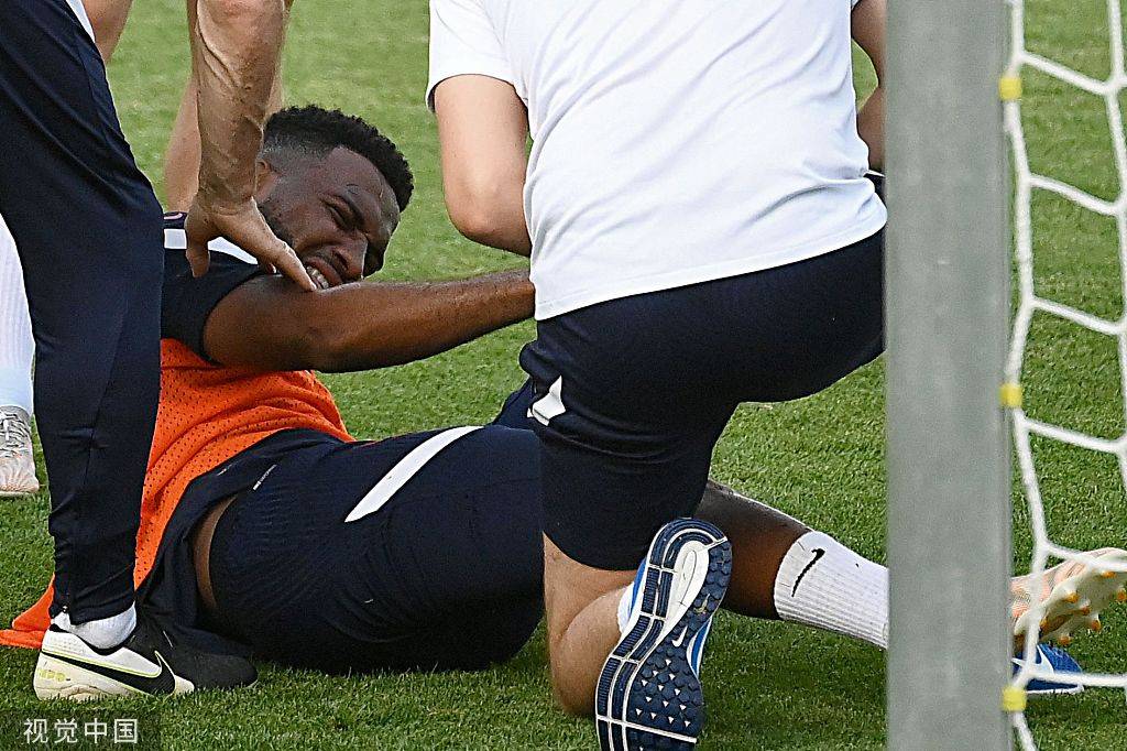 关于匈牙利国家队屡遭打击，备战艰难的信息