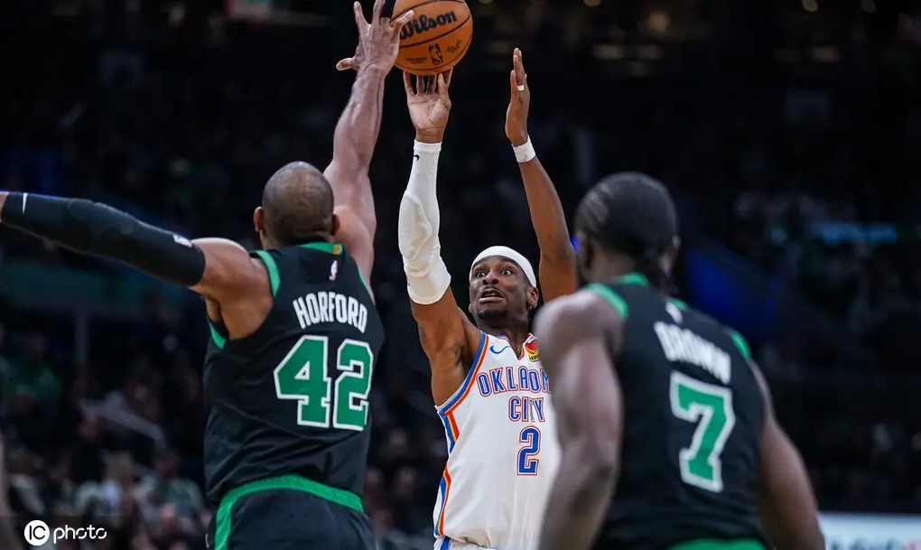 波士顿凯尔特人绝杀勒沃库森，伦纳德线上压制力十足峡谷大战总决赛，强势挺进下一轮的简单介绍